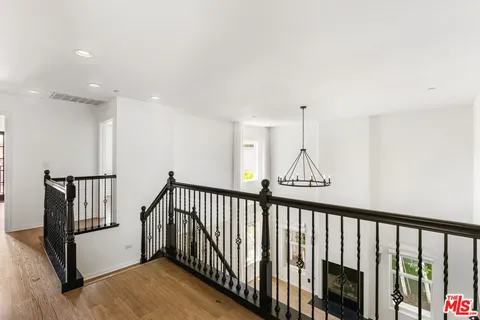 $1,399,000 | 7676 Coldwater Canyon Court, North Hollywood, CA 91605