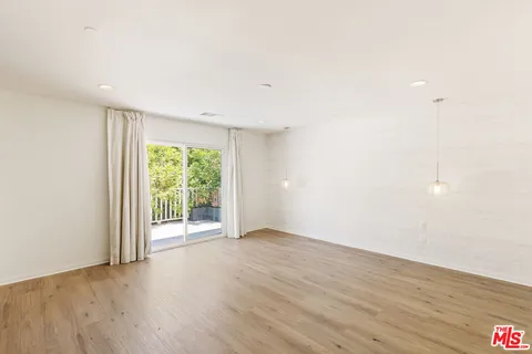 $1,399,000 | 7676 Coldwater Canyon Court, North Hollywood, CA 91605