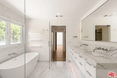 $1,399,000 | 7676 Coldwater Canyon Court, North Hollywood, CA 91605