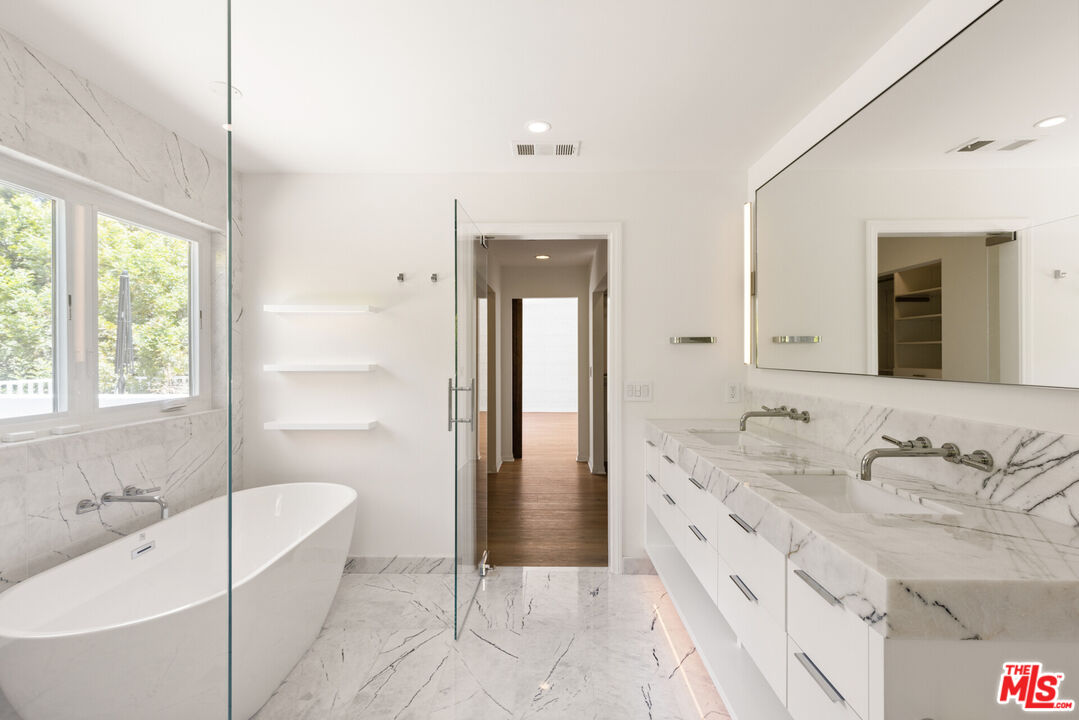 7676 Coldwater Canyon Court North Hollywood, CA 91605 - Photo 19 of 32