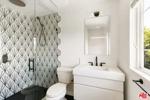 $1,399,000 | 7676 Coldwater Canyon Court, North Hollywood, CA 91605