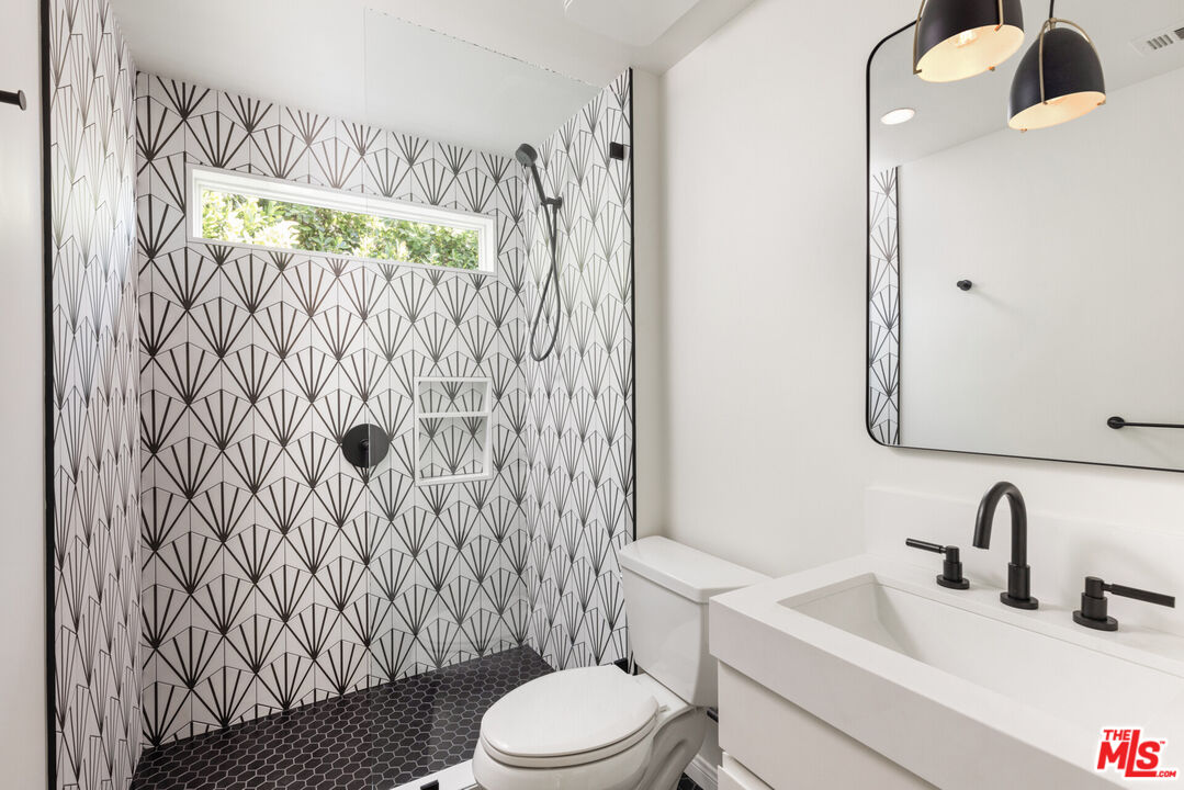 7676 Coldwater Canyon Court North Hollywood, CA 91605 - Photo 24 of 32