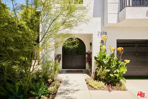 $1,399,000 | 7676 Coldwater Canyon Court, North Hollywood, CA 91605