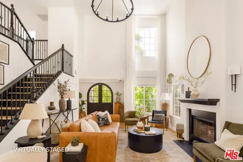 $1,399,000 | 7676 Coldwater Canyon Court, North Hollywood, CA 91605