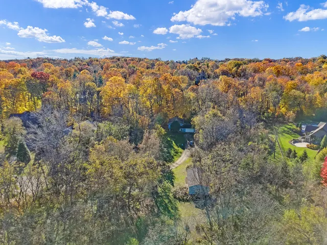 $600,000 | W3523 Oakwood Drive, Geneva, WI 53147