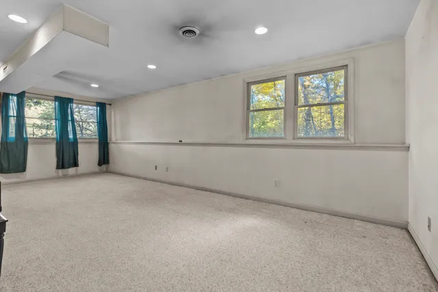 $600,000 | W3523 Oakwood Drive, Geneva, WI 53147