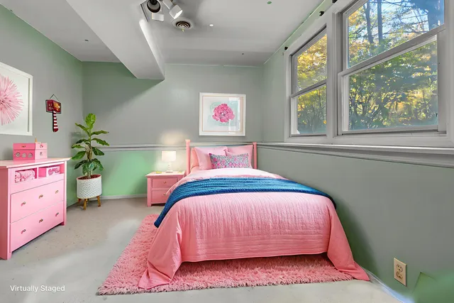 $600,000 | W3523 Oakwood Drive, Geneva, WI 53147