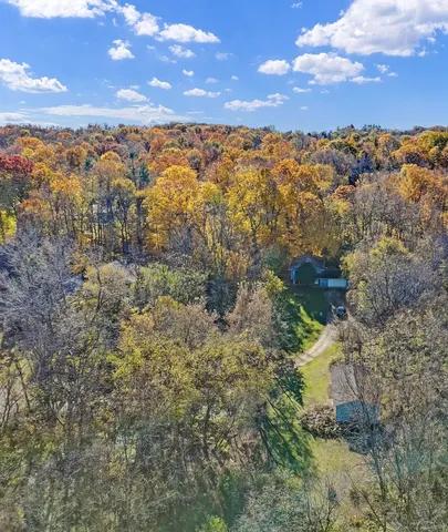 $600,000 | W3523 Oakwood Drive, Geneva, WI 53147