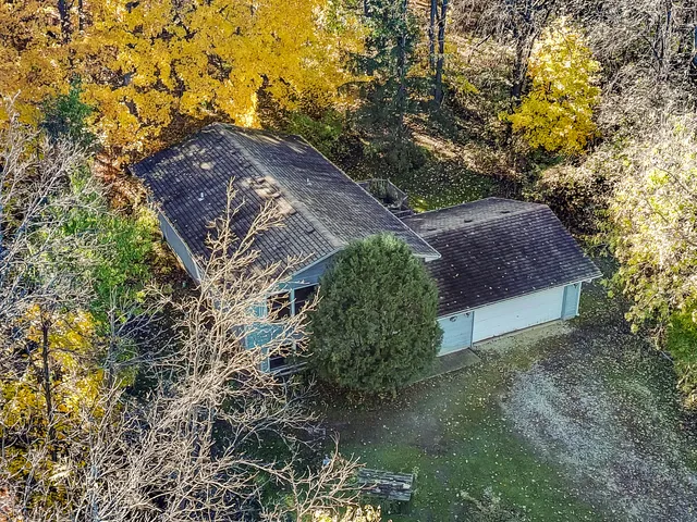 $600,000 | W3523 Oakwood Drive, Geneva, WI 53147