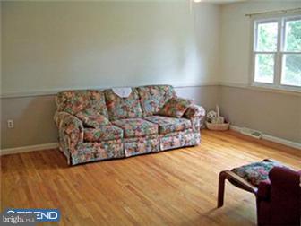319 Old Forks Road Hammonton, NJ 08037 - Photo 4 of 8 Family Room