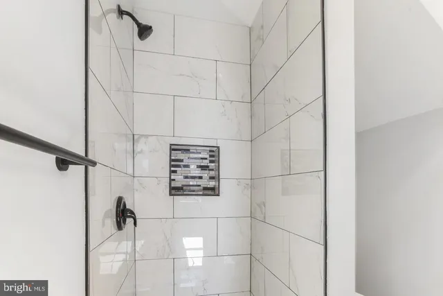 $2,950 | 6613 Fairmount Avenue, Baltimore, MD 21215