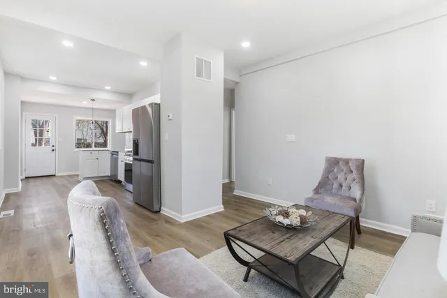 $2,950 | 6613 Fairmount Avenue, Baltimore, MD 21215