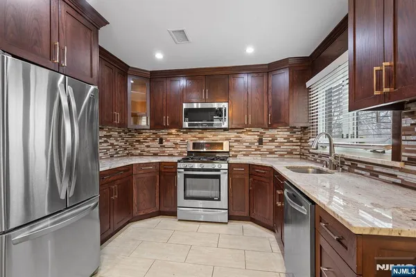 $4,700 | 515 North Street, Teaneck, NJ 07666
