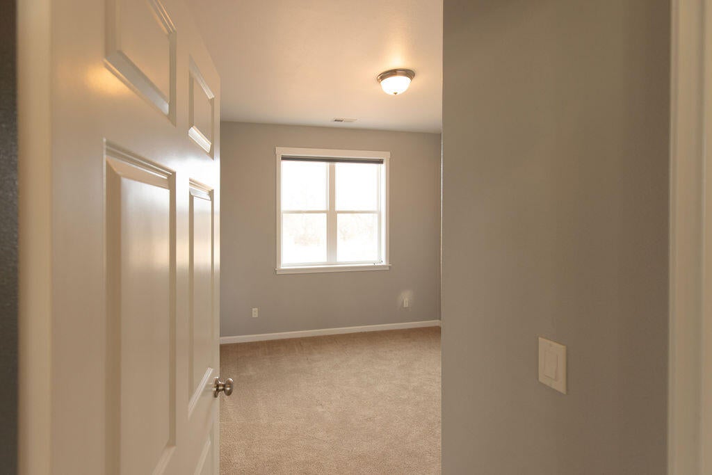 23775 Dodds Road Bend, OR 97701 - Photo 33 of 67 Bedroom #2