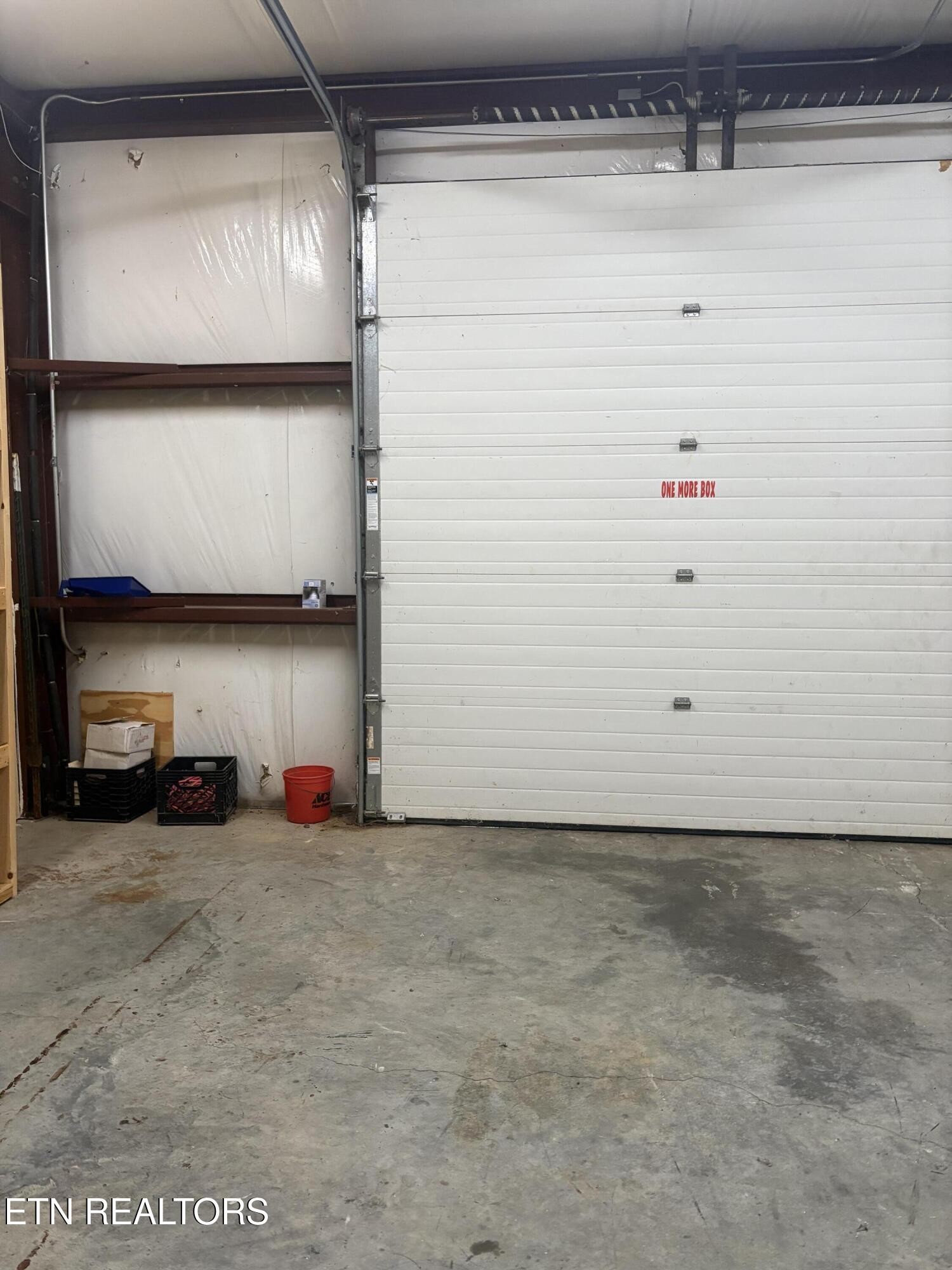 2909 Decatur Highway Kingston, TN 37763 - Photo 14 of 16 a view of an empty room