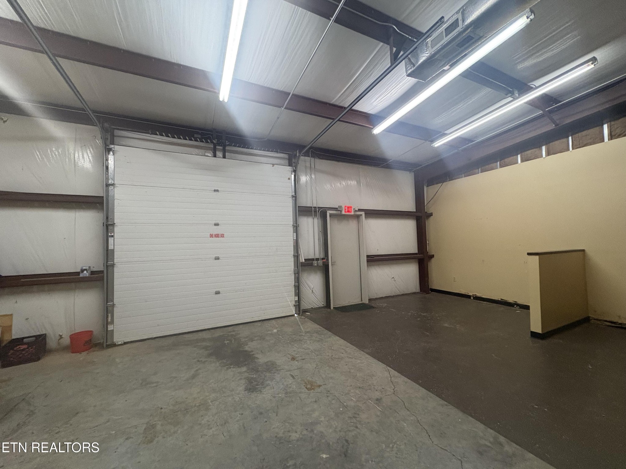 2909 Decatur Highway Kingston, TN 37763 - Photo 15 of 16 a view of a garage