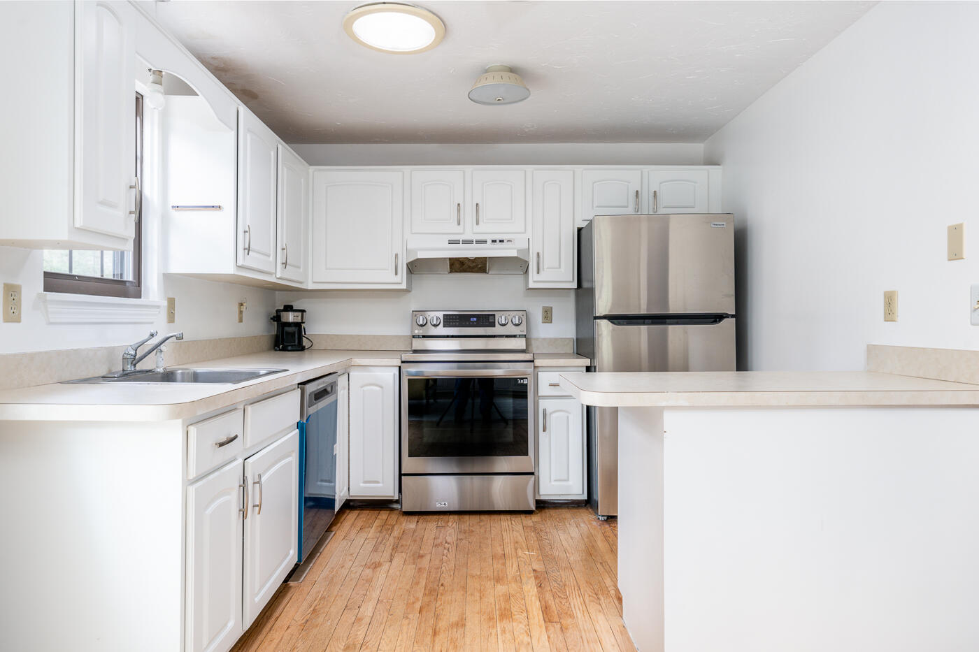 9 Gunstock Road Osterville, MA 02655 - Photo 6 of 22 kitchen1