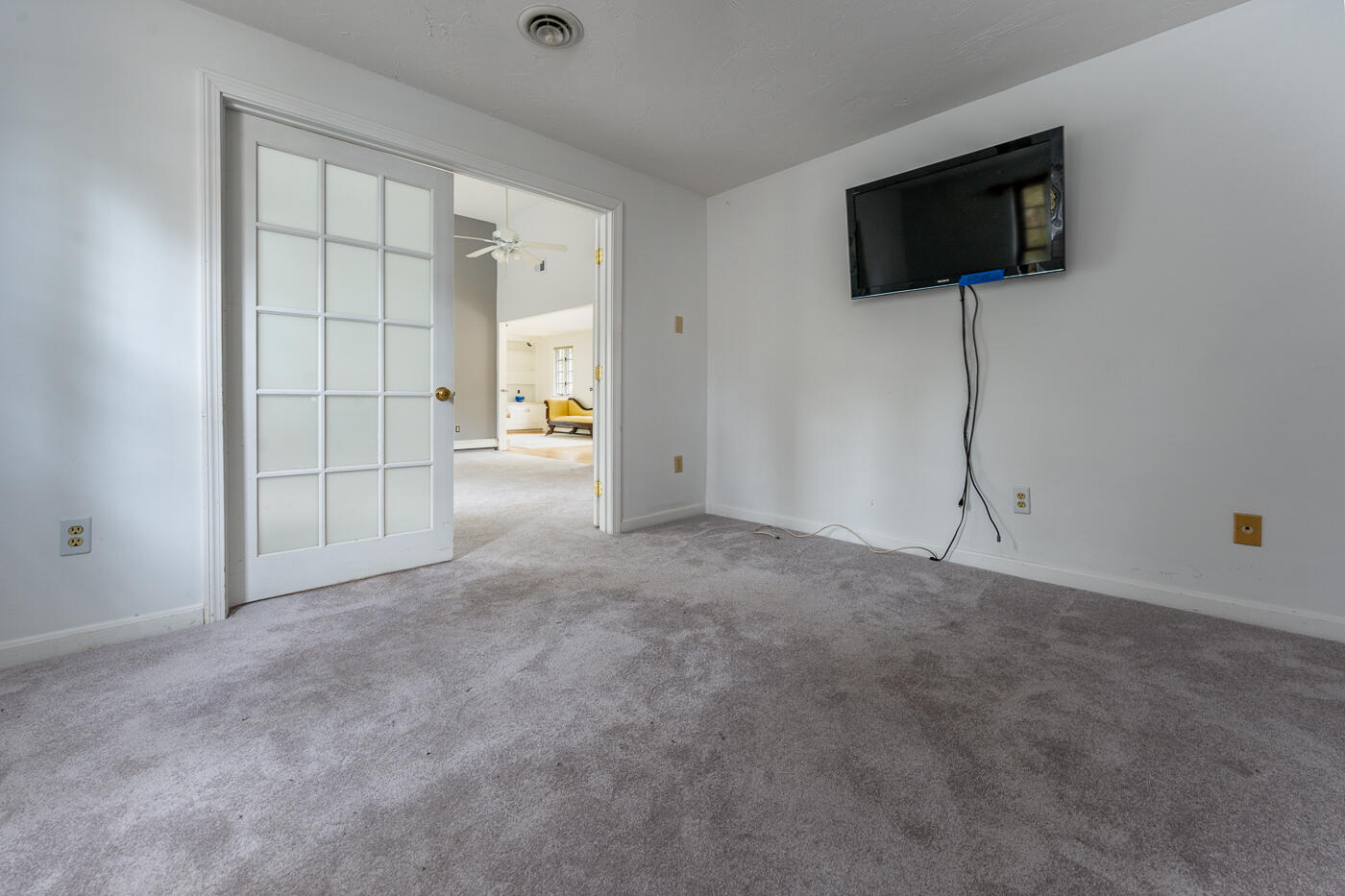 9 Gunstock Road Osterville, MA 02655 - Photo 9 of 22 familyroom1