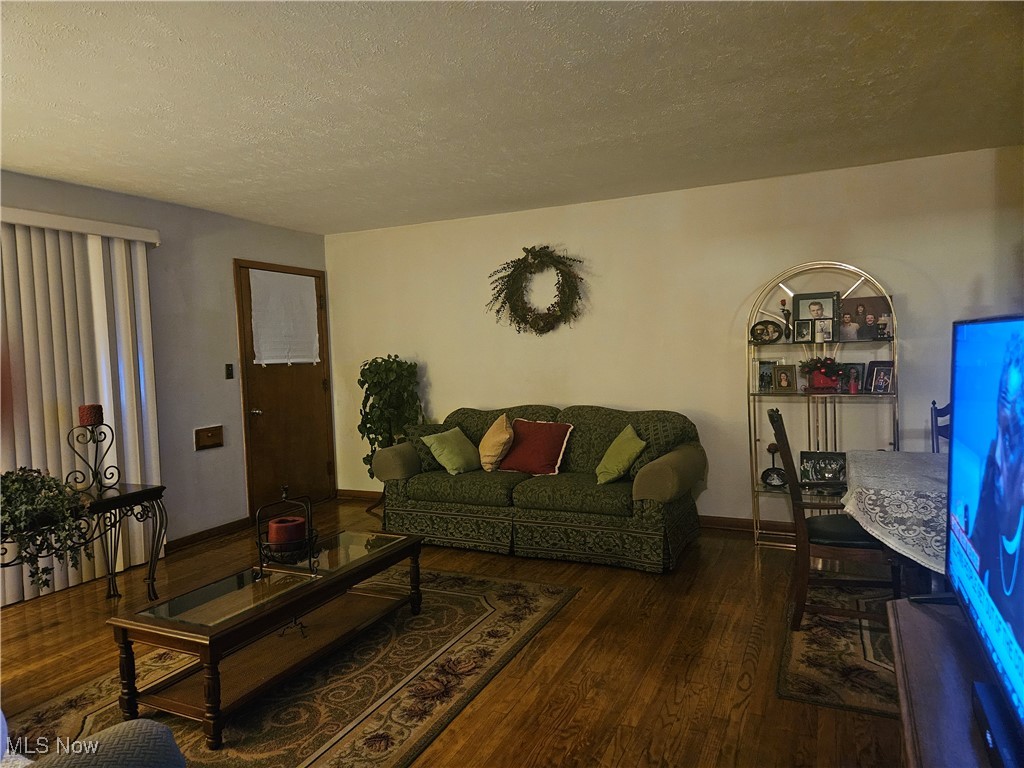 4599 Roadoan Road Brooklyn, OH 44144 - Photo 3 of 35
