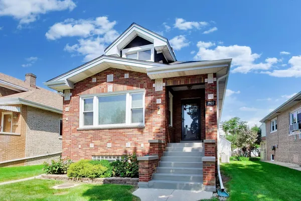 $2,995 | 7922 West Elmgrove Drive, Elmwood Park, IL 60707