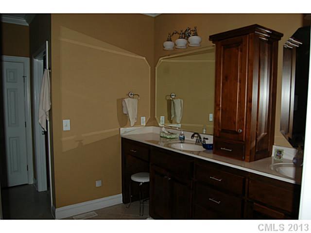1047 Falls Road Rock Hill, SC 29730 - Photo 8 of 16 Gallery Image 8