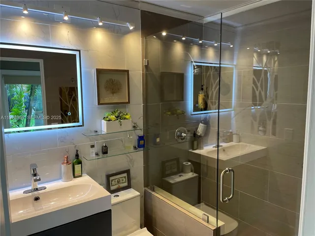 $2,200 | 2654 Southwest 25th Terrace, Miami, FL 33133