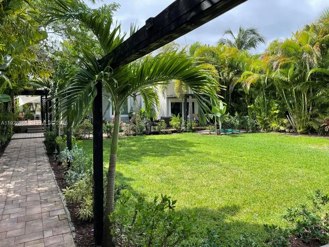 $2,200 | 2654 Southwest 25th Terrace, Miami, FL 33133