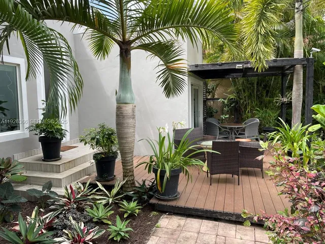 $2,200 | 2654 Southwest 25th Terrace, Miami, FL 33133