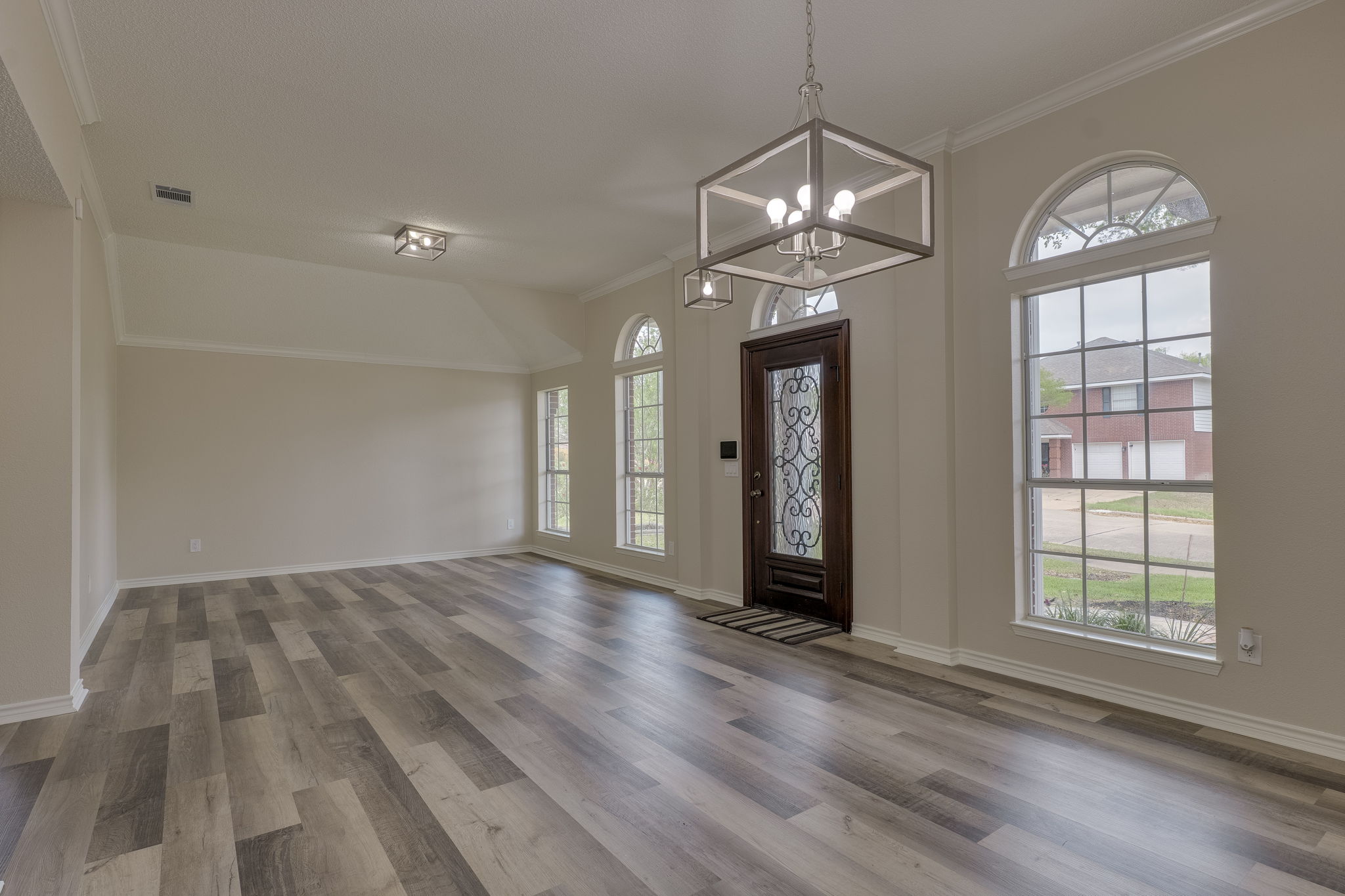 6613 Bramber Lane Austin, TX 78754 - Photo 4 of 39