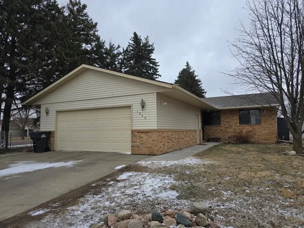 $329,000 | 1903 Willow Avenue, Worthington, MN 56187