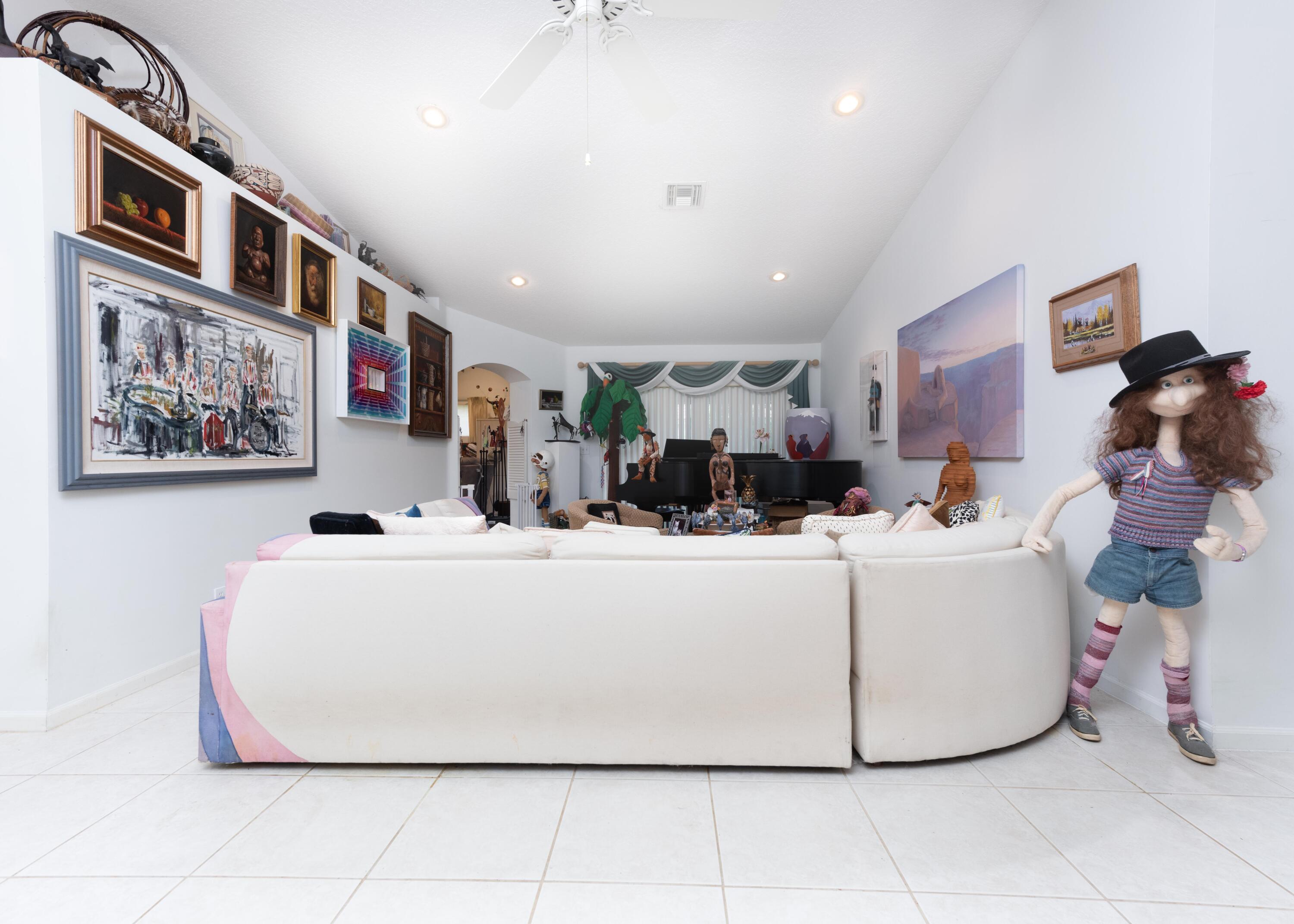 134 East Lee Road Delray Beach, FL 33445 - Photo 12 of 47 Living Room View