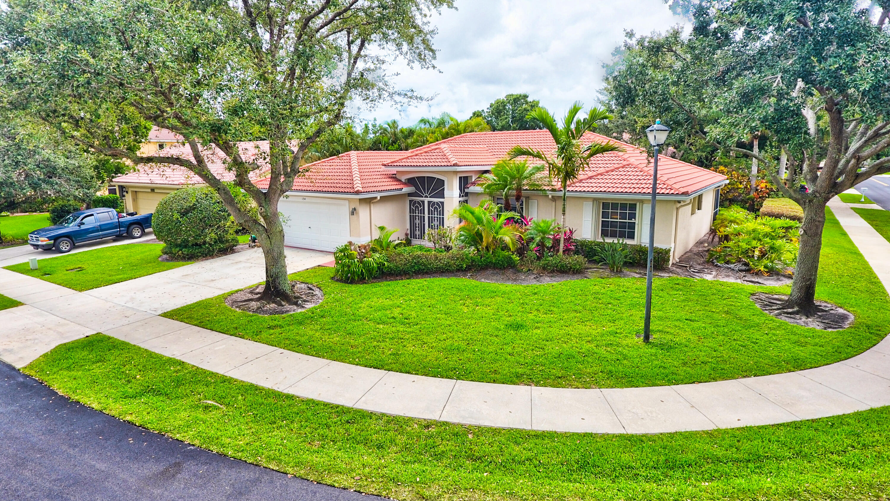 134 East Lee Road Delray Beach, FL 33445 - Photo 2 of 47 Corner View
