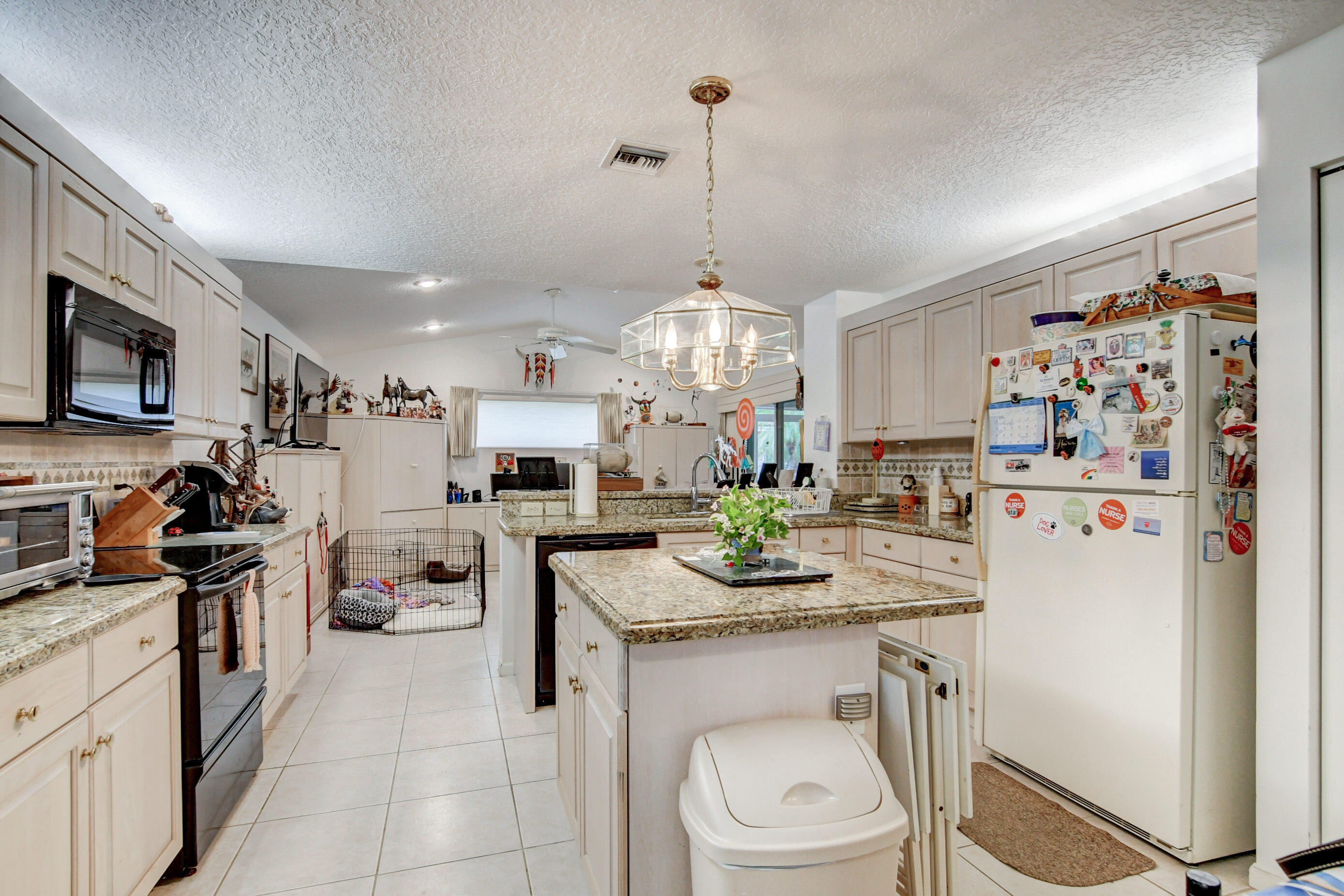 134 East Lee Road Delray Beach, FL 33445 - Photo 24 of 47 Kitchen