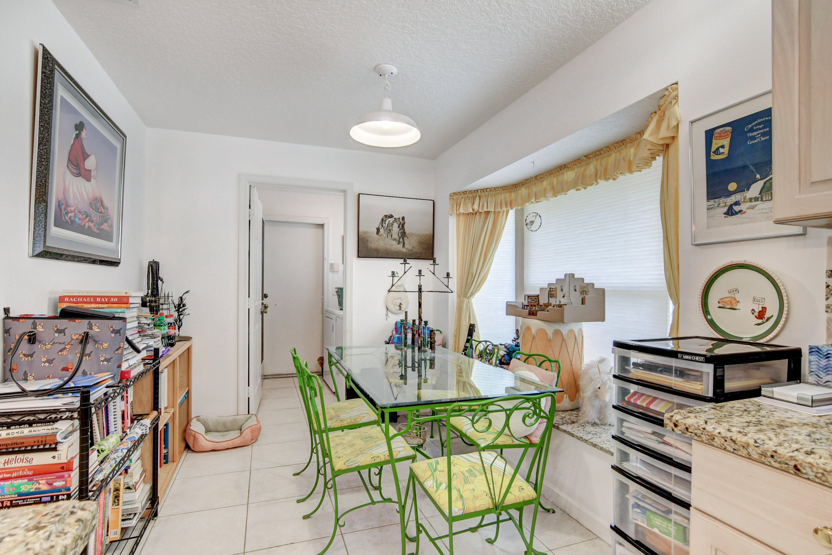 134 East Lee Road Delray Beach, FL 33445 - Photo 25 of 47 Breakfast Area with bay window