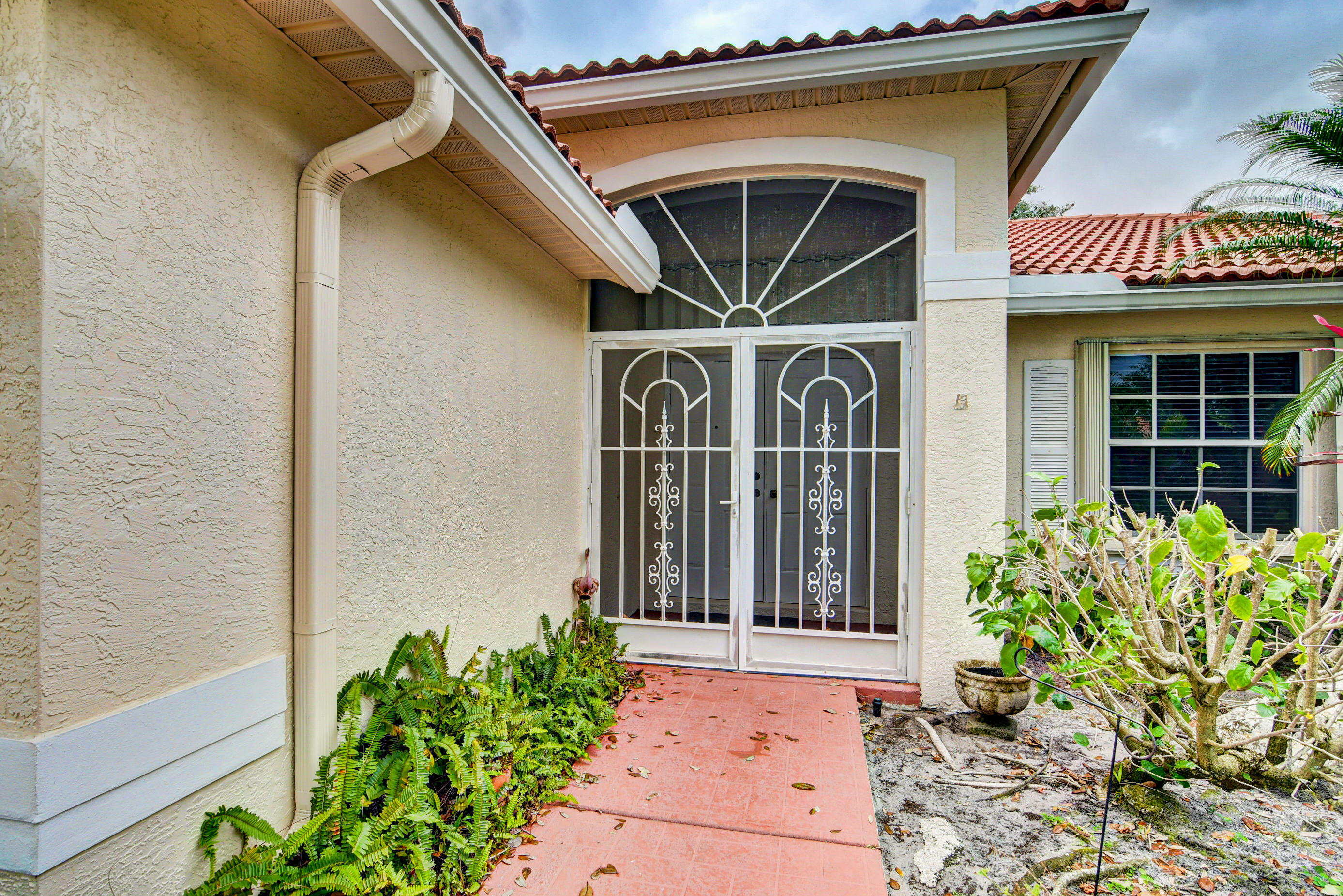 134 East Lee Road Delray Beach, FL 33445 - Photo 8 of 47 Entry