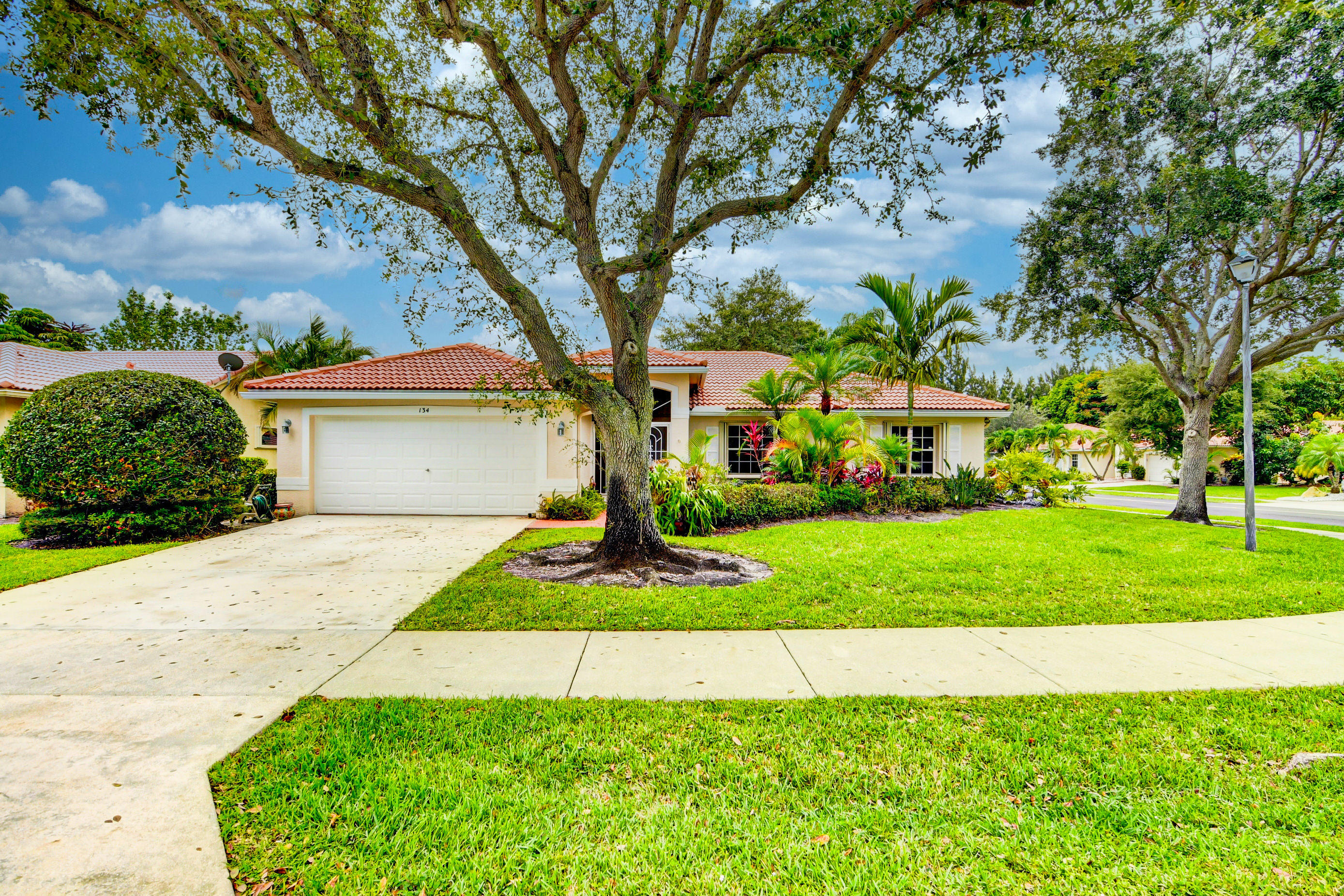 134 East Lee Road Delray Beach, FL 33445 - Photo 10 of 47 Corner View