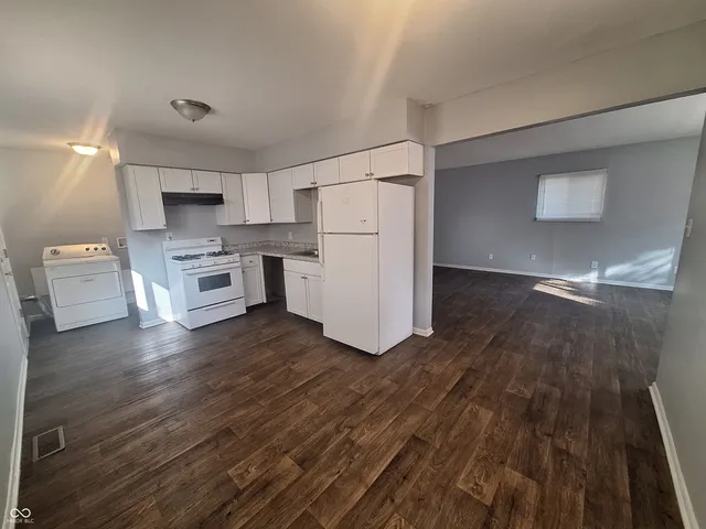 $1,345 | 2410 North Dearborn Street, Indianapolis, IN 46218