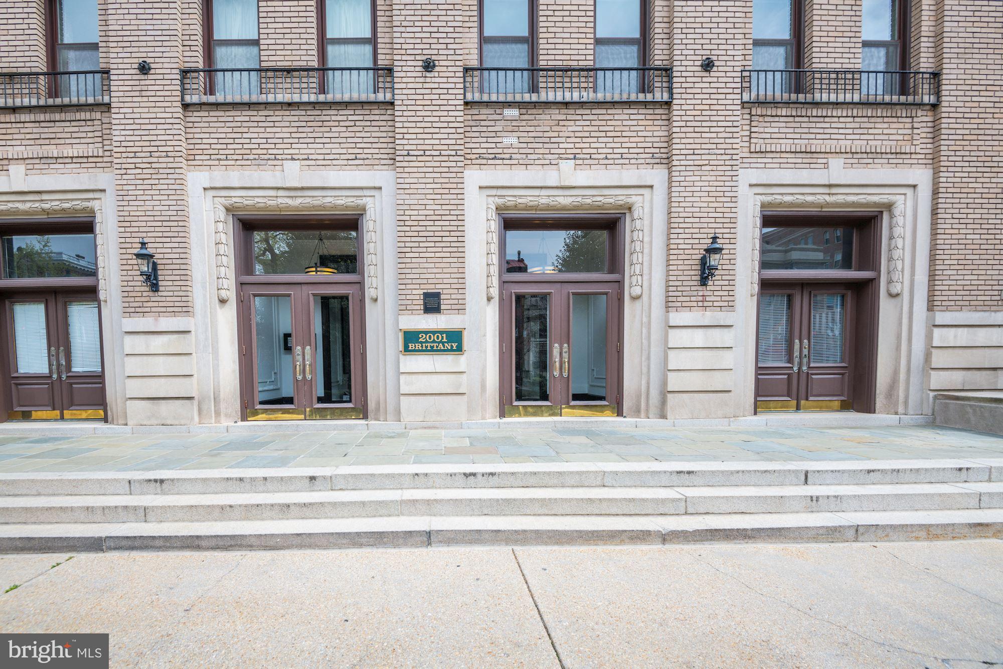 2001 16th Street Northwest, Unit 404 Washington, DC 20009 - Photo 3 of 35 Building with circular driveway