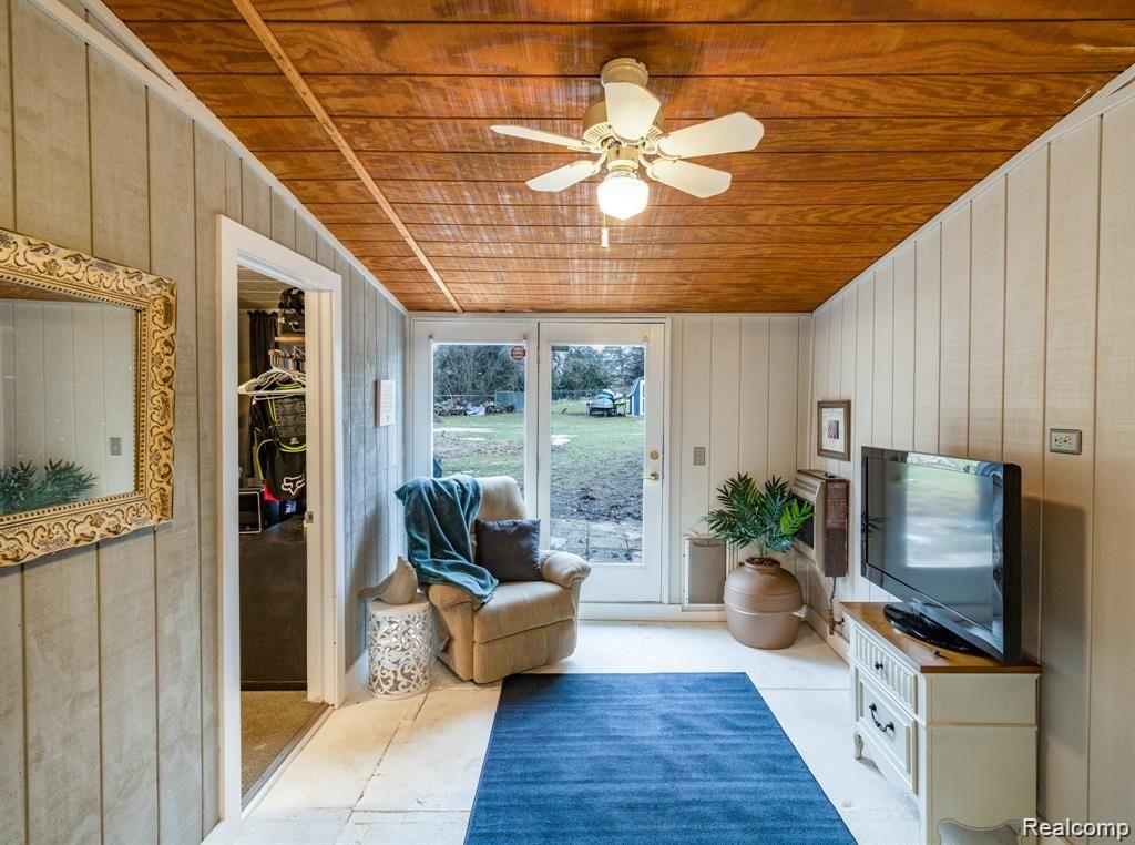 4836 Newburg Road Bancroft, MI 48414 - Photo 13 of 20 IMG_4036.CR2