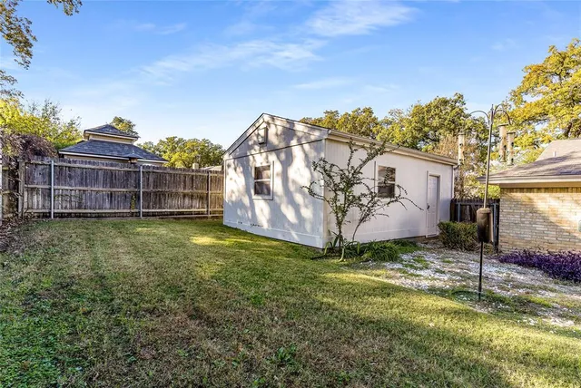 $450,000 | 203 Walnut Way, Euless, TX 76039