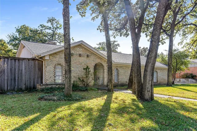 $450,000 | 203 Walnut Way, Euless, TX 76039