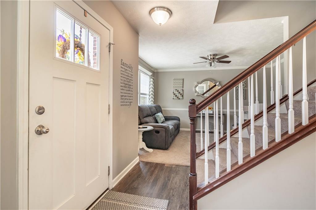 216 Foxwood Road Coraopolis, PA 15108 - Photo 4 of 25