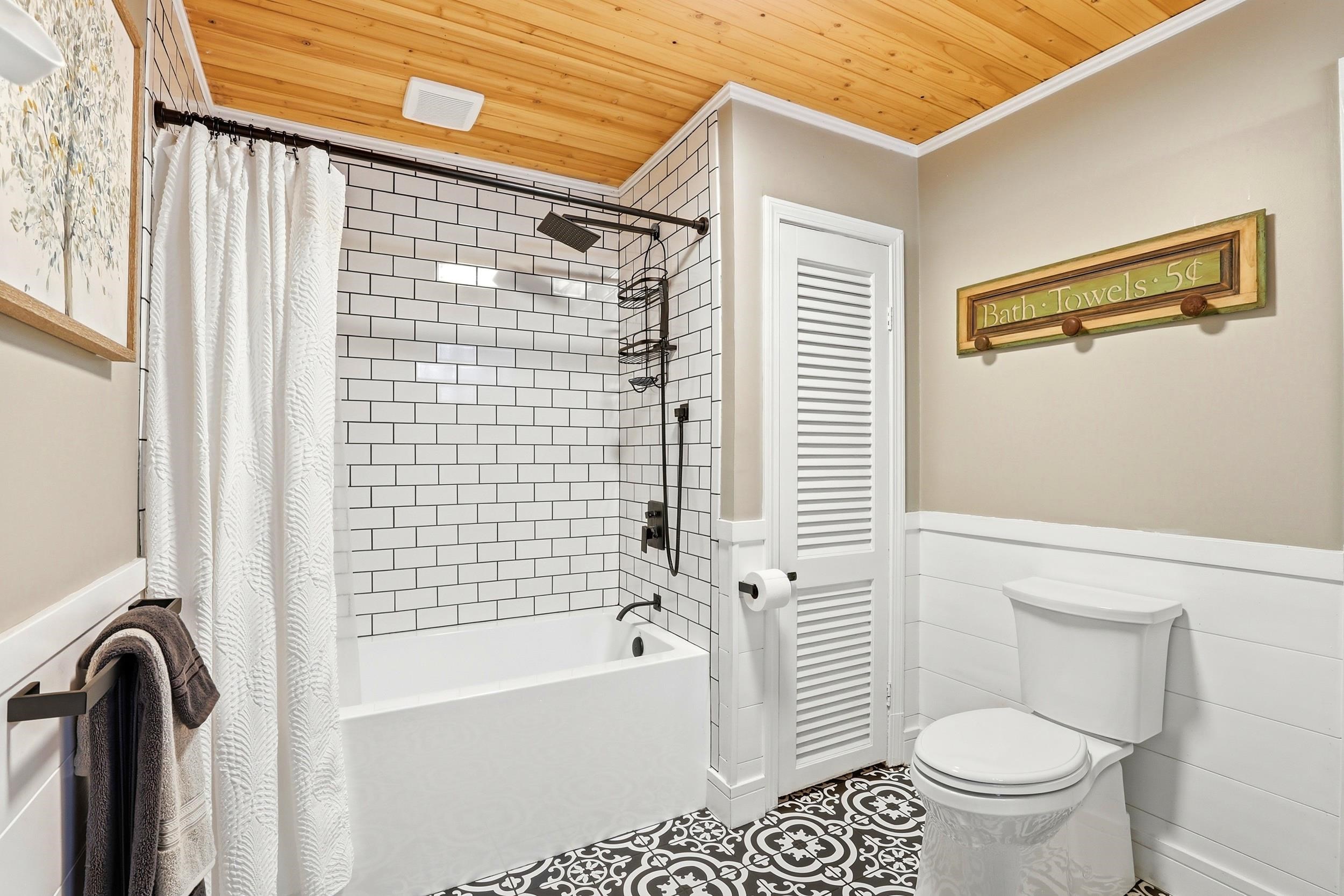 53 Sandown Road Fremont, NH 03044 - Photo 15 of 51