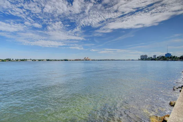 $1,850 | 1801 North Flagler Drive, Unit 218, West Palm Beach, FL 33407