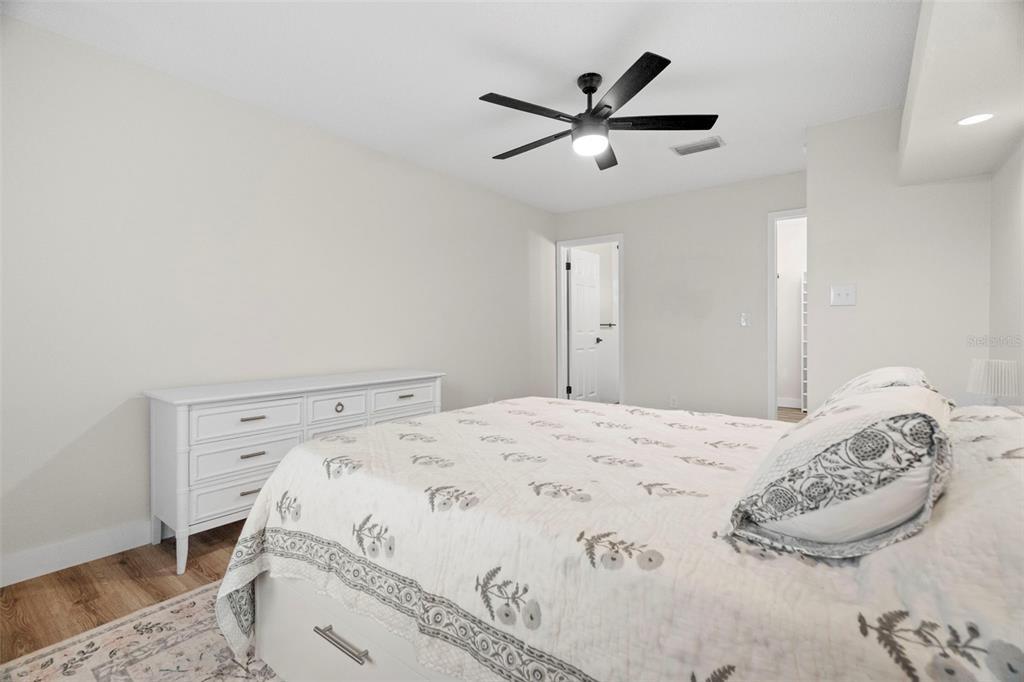 6500 Briar Ridge Court Pinellas Park, FL 33782 - Photo 20 of 38