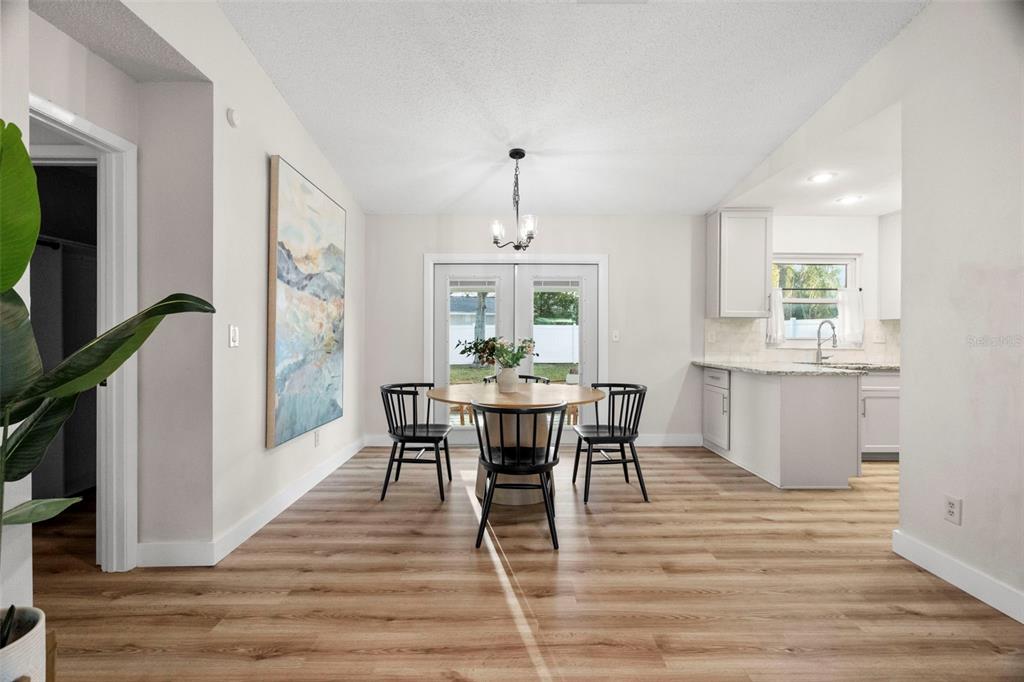 6500 Briar Ridge Court Pinellas Park, FL 33782 - Photo 8 of 38