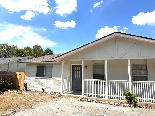 $1,350 | 6910 Circle S Road, Unit A, Austin, TX 78745