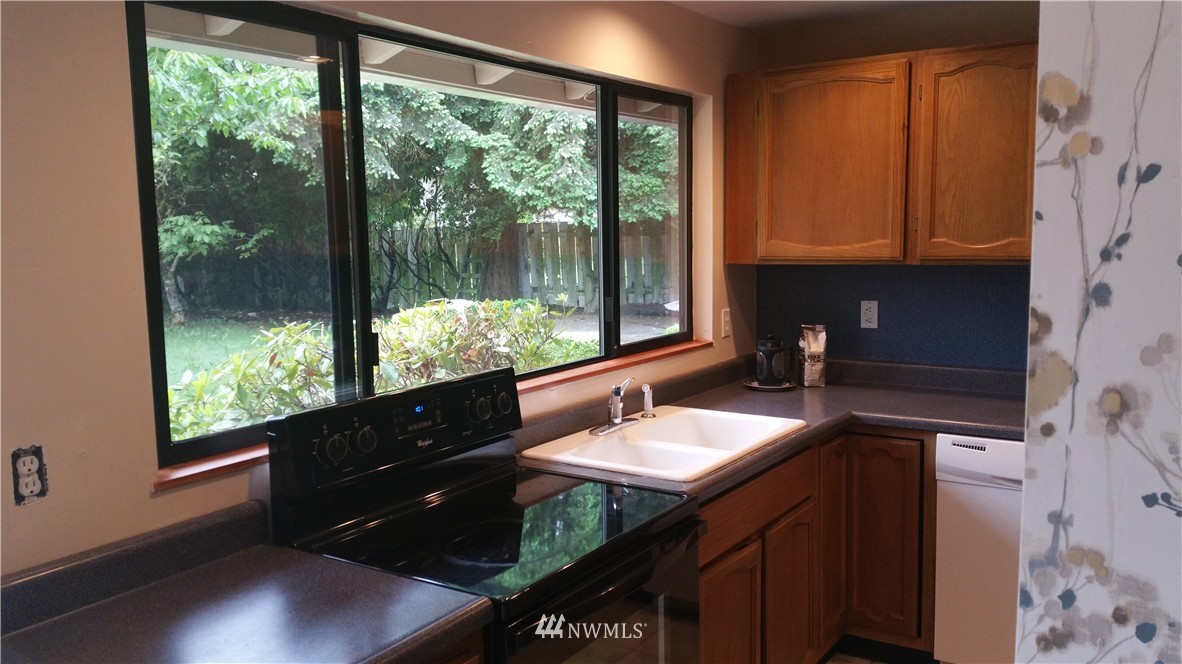 3721 Northeast 22nd Place Renton, WA 98056 - Photo 2 of 8