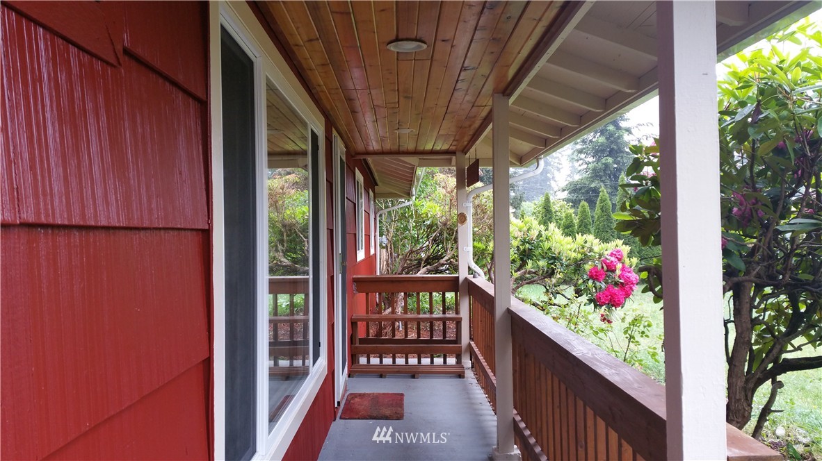 3721 Northeast 22nd Place Renton, WA 98056 - Photo 3 of 8