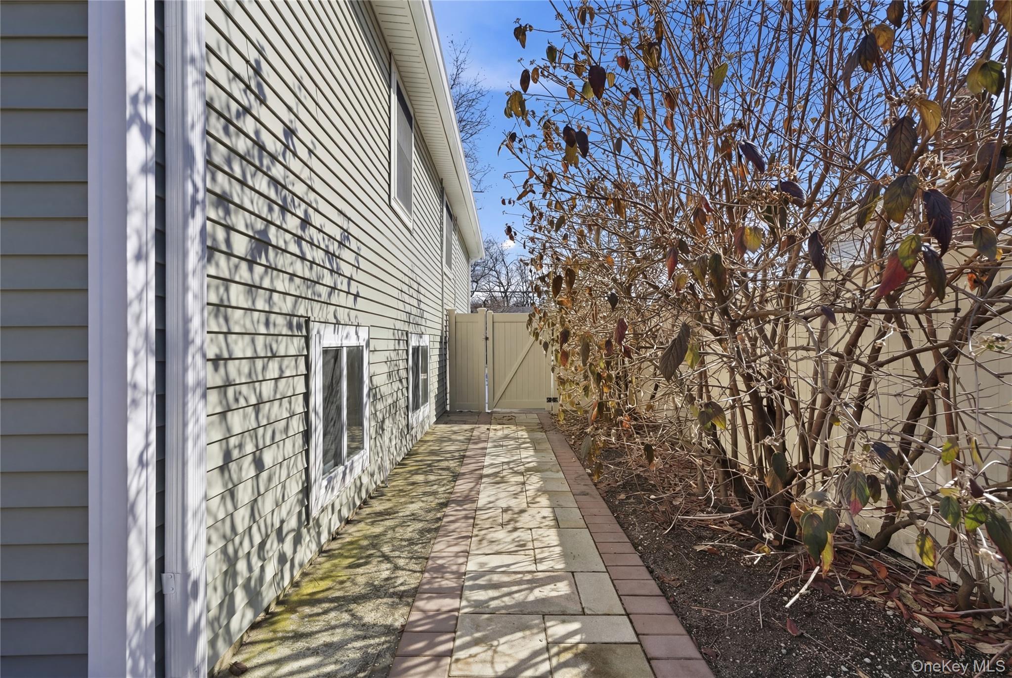 214 Ralph Avenue Babylon, NY 11702 - Photo 28 of 33